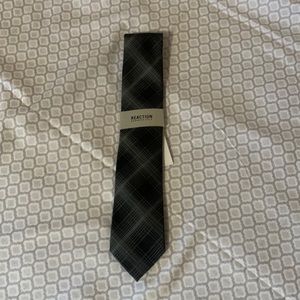 Kenneth Cole Reaction Tie Dark Gray